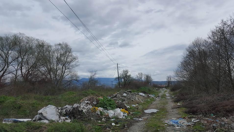 Γεμάτο σκουπίδια η παραποτάμια περιοχή της Αριδαίας